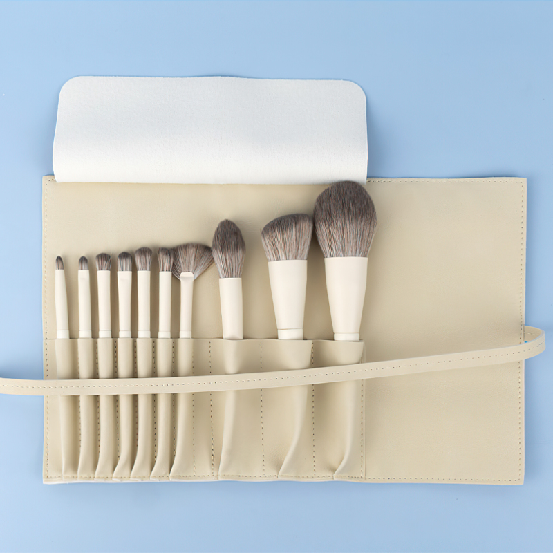 Lvory white minimalist style makeup artist set brush