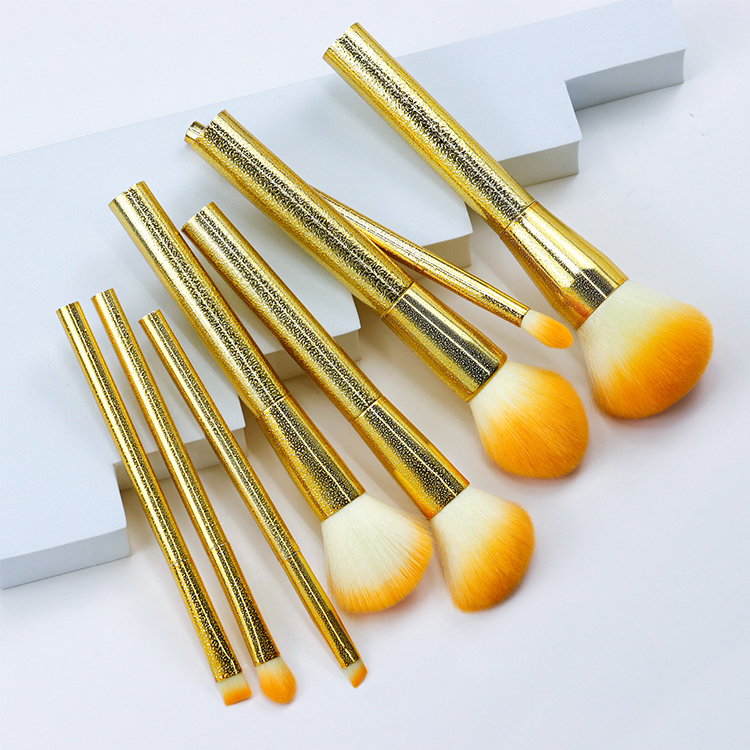 3D water-drop pattern electroplated plastic handle is in a luxurious golden color with 2c Nylon hair 8pcs makeup brush