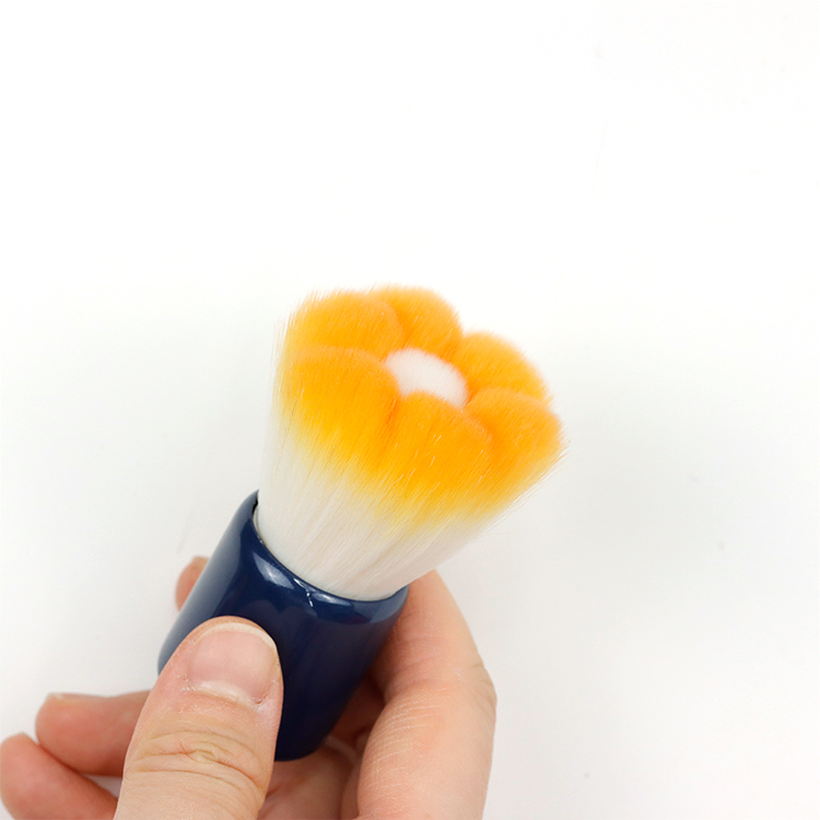 Flower shape Kabuki Power brush