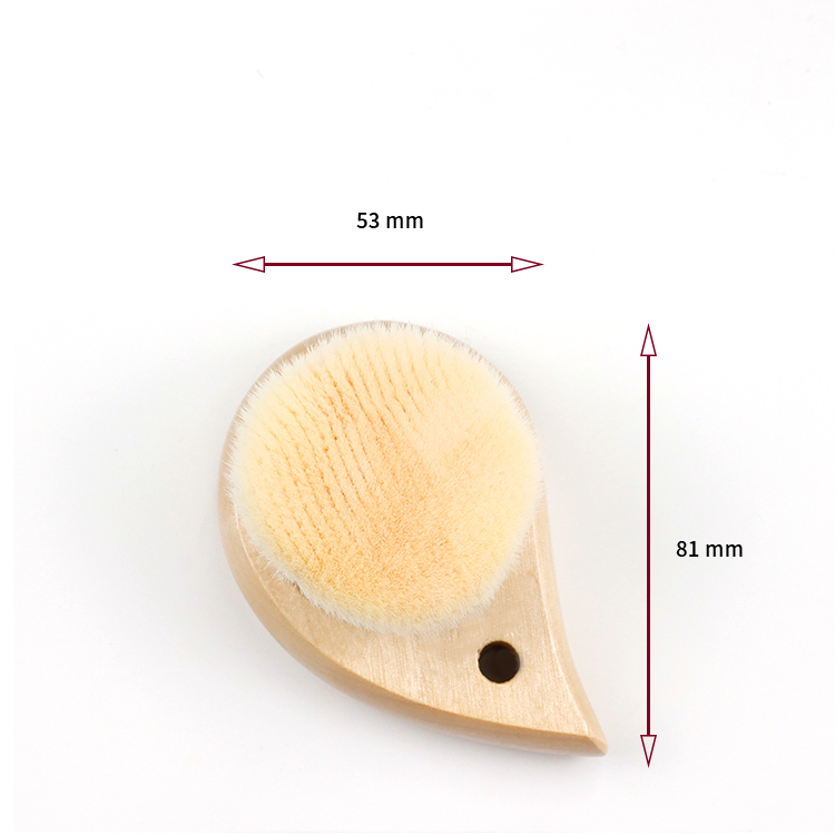 The skin-friendly and comfortable touch facial cleansing brush has a soft texture brush