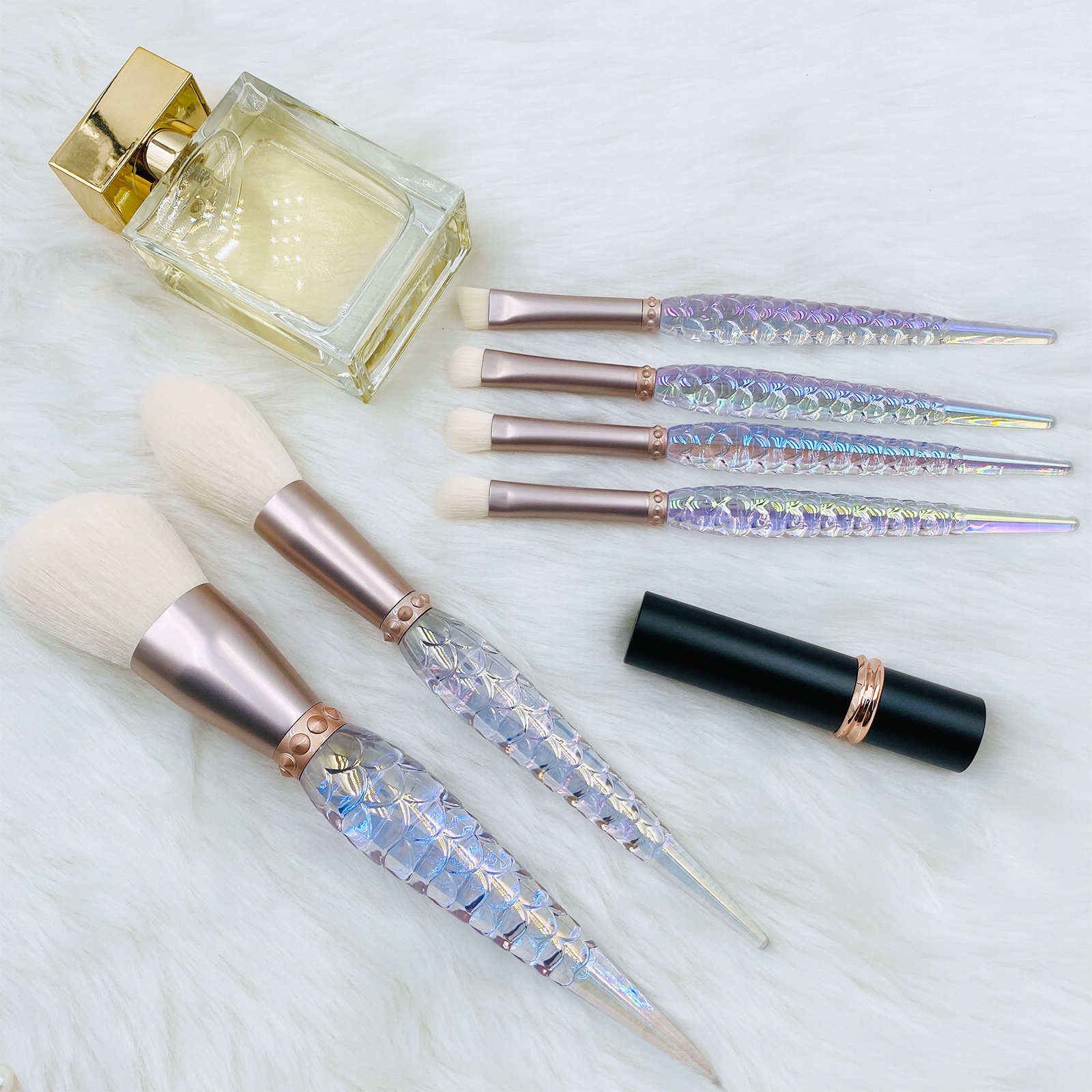 Dazzling colors Fish-scale handle design style makeup brush  of 6 pcs in set