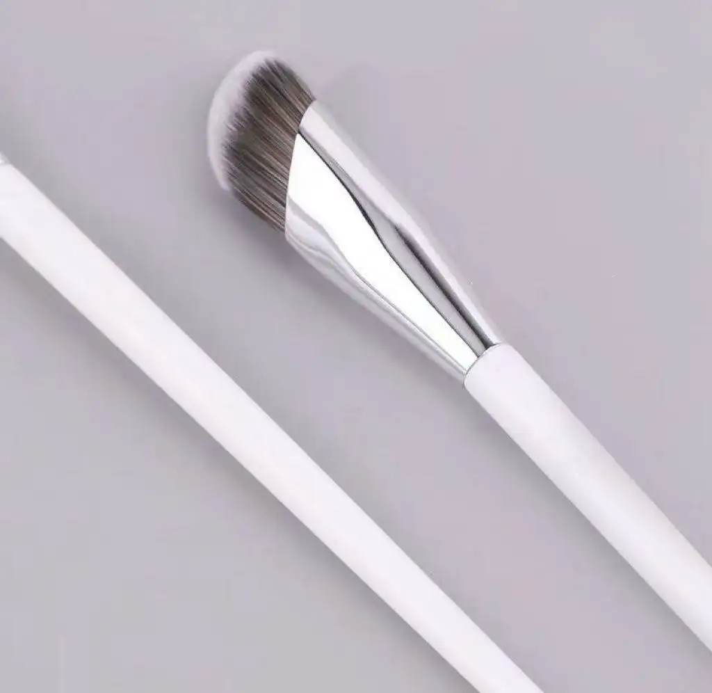 Hot Single Eye shadow Angled Under Eye Small Foundation Precision Face Blending Brush Concealer Highlight Makeup Brush