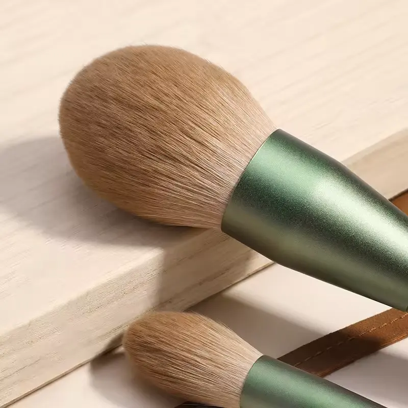 Professional 10pcs Makeup Brush Set Wooden Handle Soft Synthetic Fiber Bristles Face Eye Foundation Blush Tool Brushes