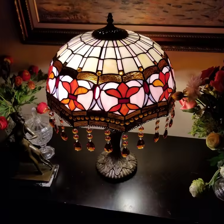 The Artistic Charm of Longhuijing's Tiffany Stained Glass Table Lamp