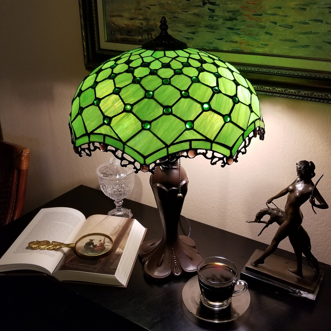 The Artistic Charm of Longhuijing's Tiffany Stained Glass Table Lamp