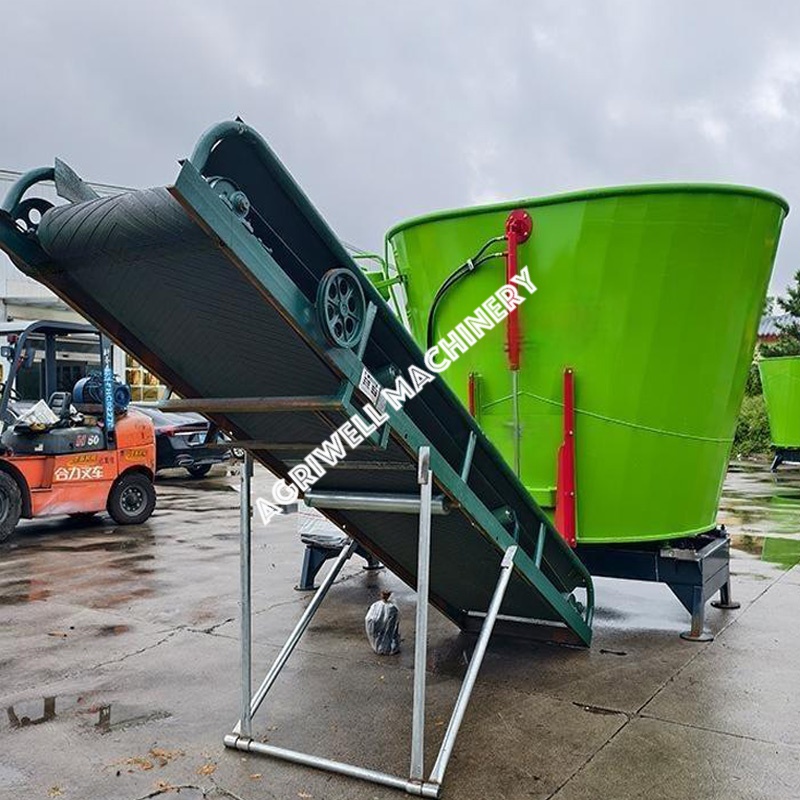 Professional Feed Mixer High-Tech Grass Crushing Equipment Low Loss Feed Machine Cow Sheep