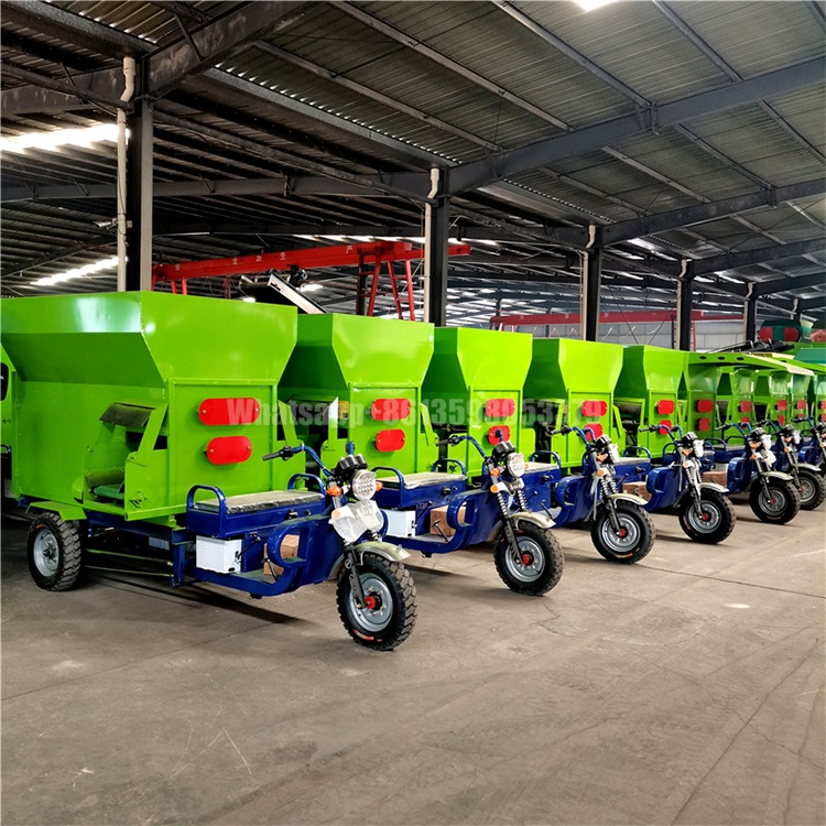 Electric motor type Three Wheel Cattle Farm Spreader Farm animal feed Spreading Machine Three Wheel Spread Feeding Cart