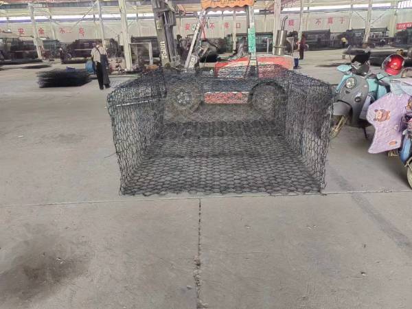 Hexagonal wire netting production line